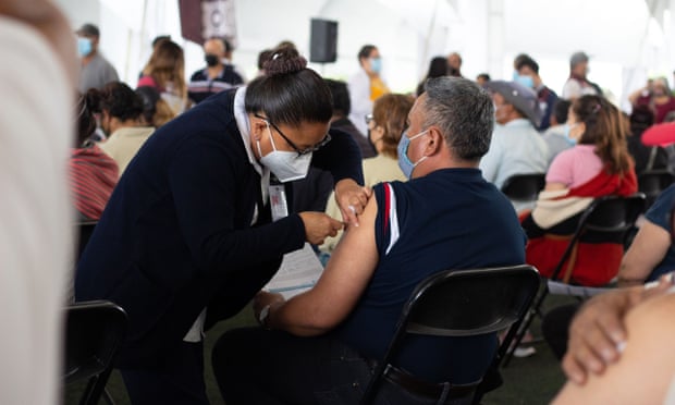 Mexico’s doctors protest as vaccines denied to frontline health workers