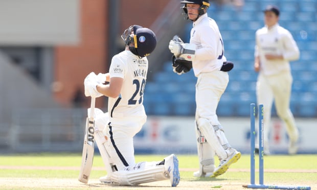 Yorkshire v Sussex, Glamorgan beat Lancs and more: county cricket – as it happened