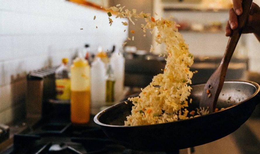 Does rice stick to the pan while making fried rice? Here’s a tip for you